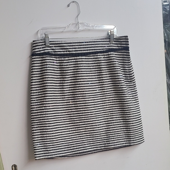Kate Spade ♠️ Sequin Applique Black and White Striped Silk Skirt Size 10 - Picture 14 of 15